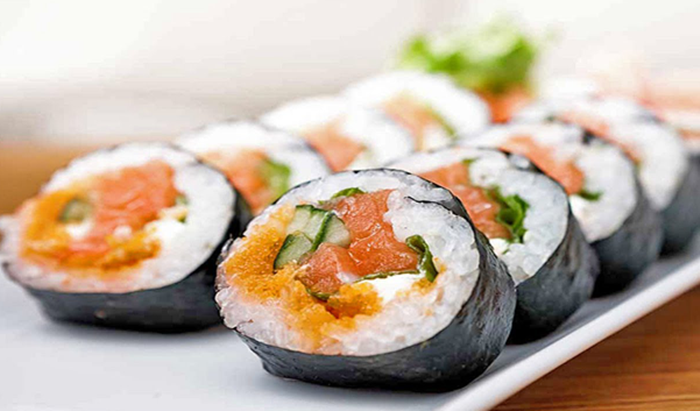 cách làm cơm cuộn ngon