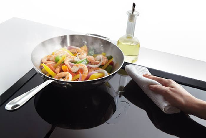 cách vệ sinh bếp điện từ